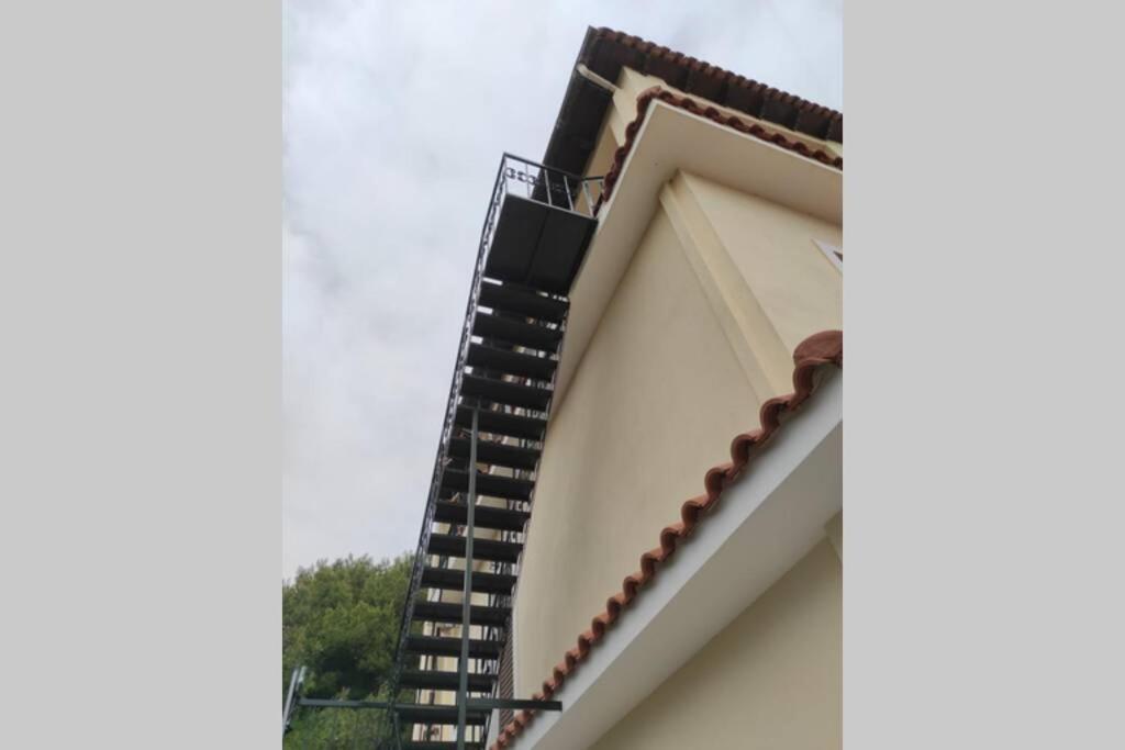 Artemis Penthouse 10 Minute From National Airport Villa Luaran gambar